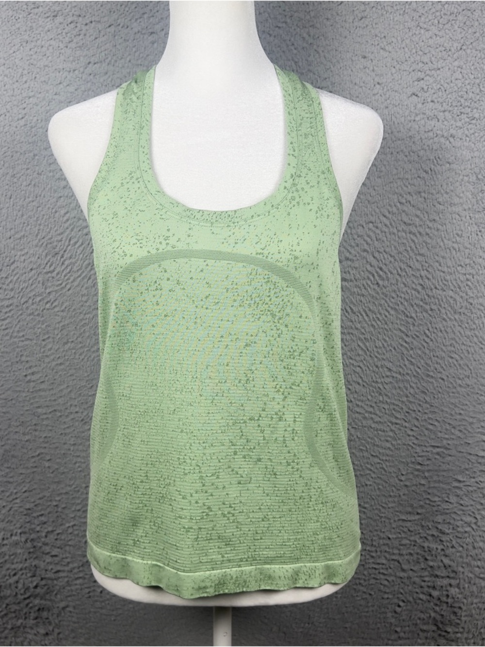 Lululemon Swiftly Tank Top Womens 8 Green Racerback Waist Length Running Workout